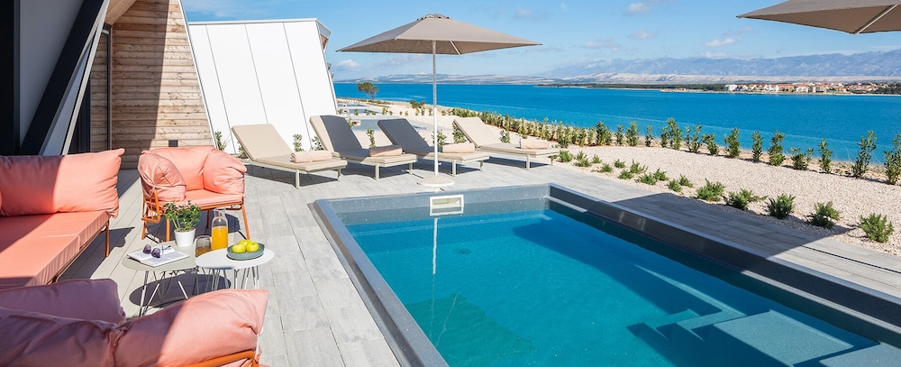 Aminess Style Camping Avalona Glamping Villas & Holiday Homes — 5-Star Luxury Hotel in Povljana, Croatia
