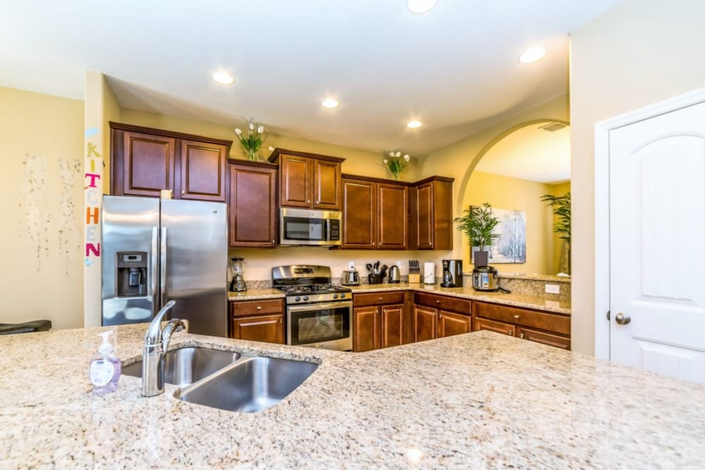 Solterra Resort 6 Bedroom 4 Bath Villa Davenport - photo 15