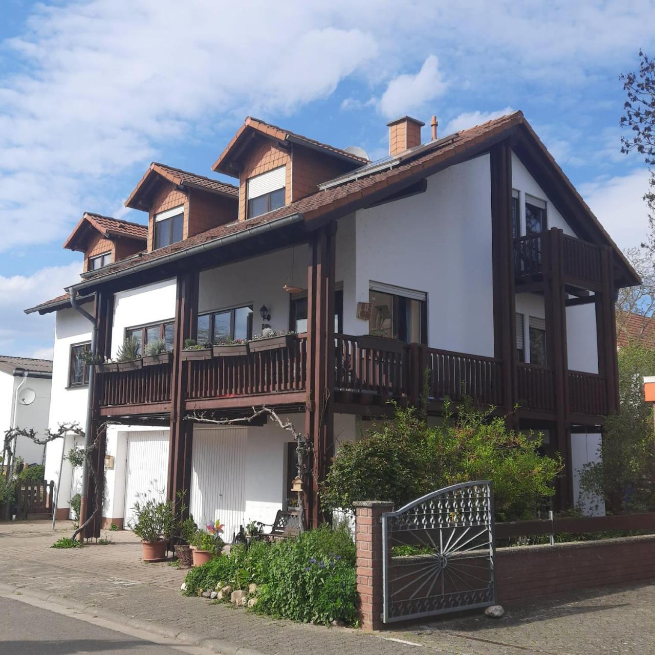 Ferienwohnung Weingarten — 4-Star Luxury Hotel in Grolsheim, Germany