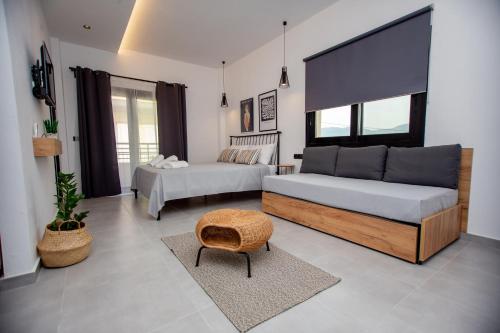 La Plaza Luxury Suites Nea Vrasna in Nea Vrasna, Greece