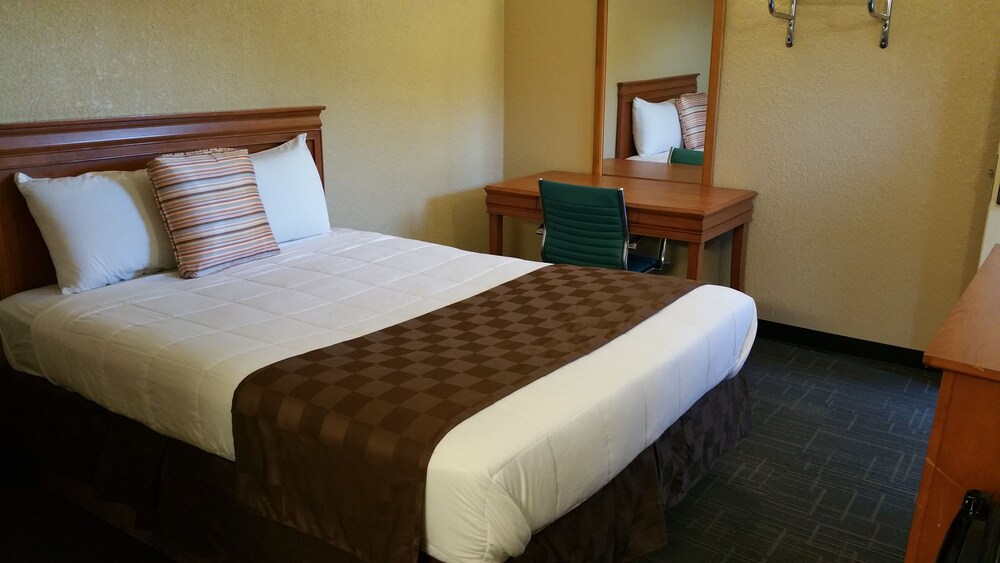 Economy Express Inn - photo 4