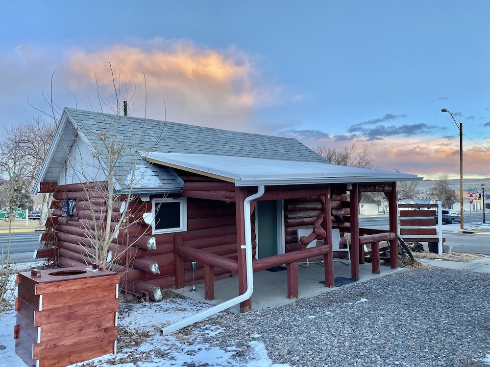 Roundtop Mountain Vista Cabins and Motel - photo 24