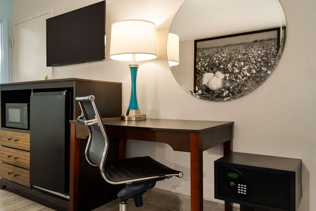 Super 8 by Wyndham Ocean Springs Biloxi - photo 30