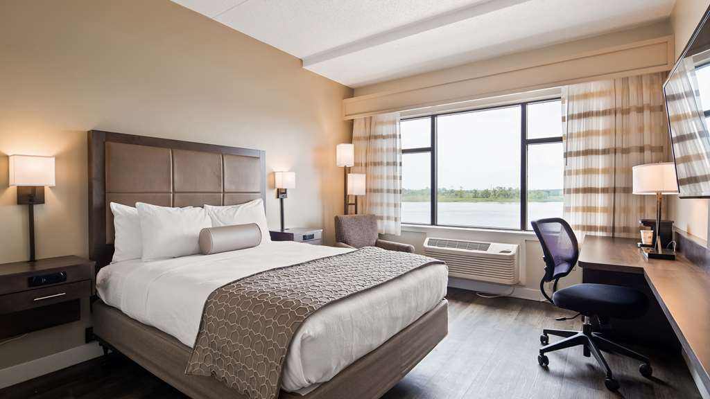 Best Western Plus Coastline Inn - photo 8