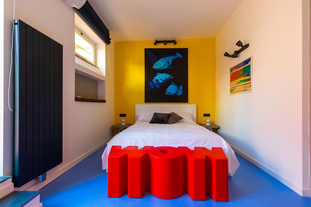 Amana — 4-Star Luxury Hotel in Naples, Italy