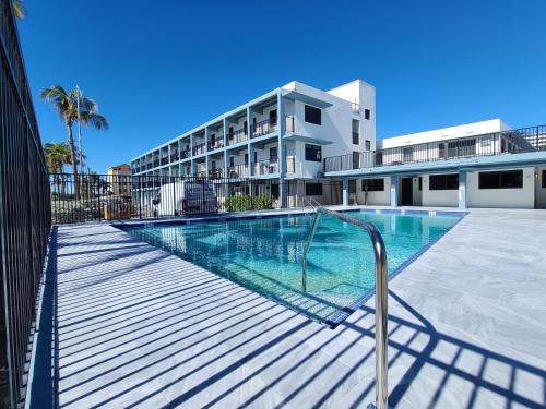 Beach Getaway — 4-Star Luxury Hotel in Hollywood, United States