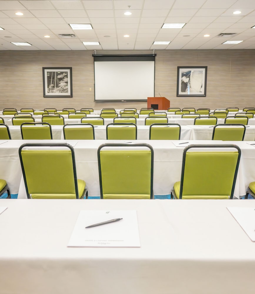Holiday Inn & Suites Virginia Beach North Beach by IHG - photo 81