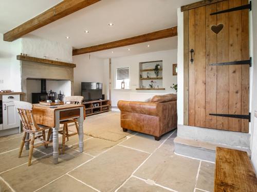 Little Badger Cottage — 4-Star Luxury Hotel in Kirkburton, United Kingdom