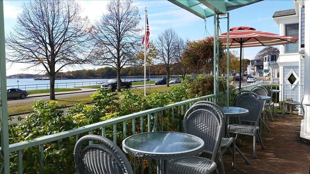 Harborview Inn - featured photo