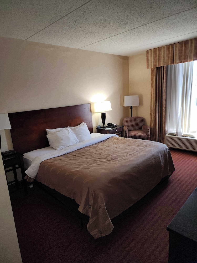 Quality Inn & Suites Somerset Downtown - photo 16