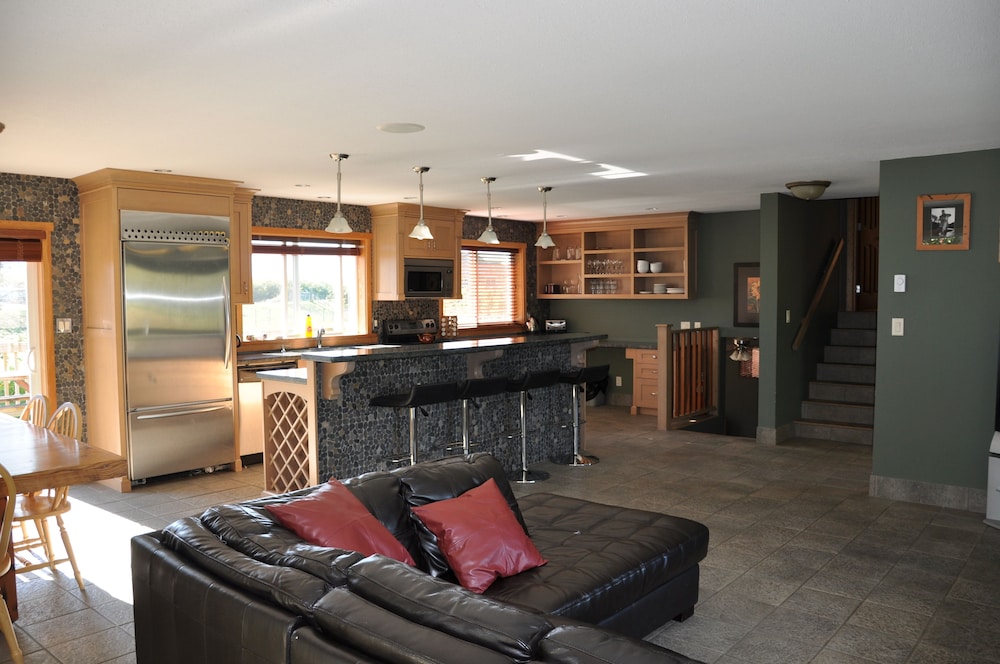 Fraser River Outpost Lodge — Agassiz — photo 5