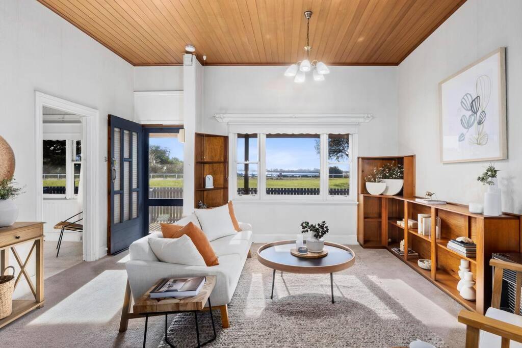 Swan View - carbon neutral hotel in Queenscliff