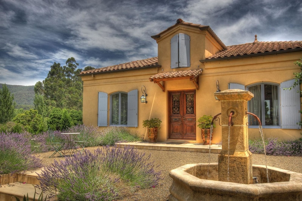 Casa Valeri — 4-Star Luxury Hotel in Warburton, Australia