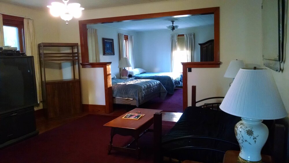 Fish & Loaves B&B - photo 25