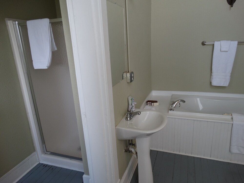 Davie School Inn - photo 45