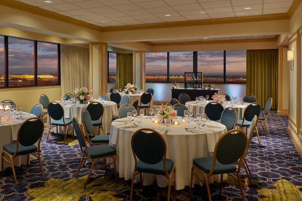 Atlanta Airport Marriott - photo 85