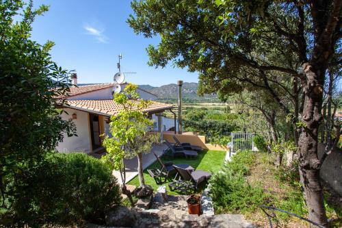 La Casa in Collina Affittacamere Con Vista Mare — 4-Star Luxury Hotel in San Teodoro, Italy