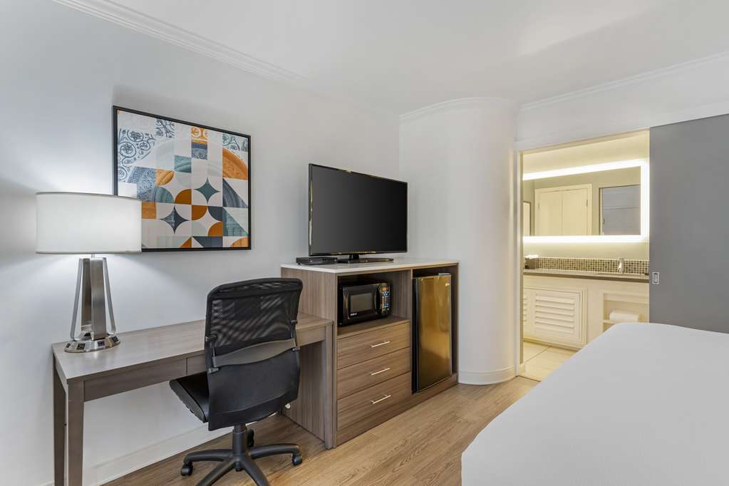 Best Western Plus Riviera - photo 20