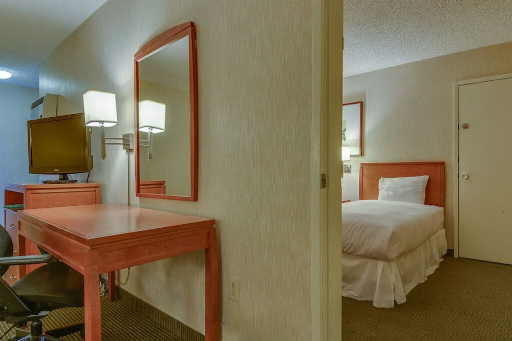 Vagabond Inn Los Angeles at USC - photo 18