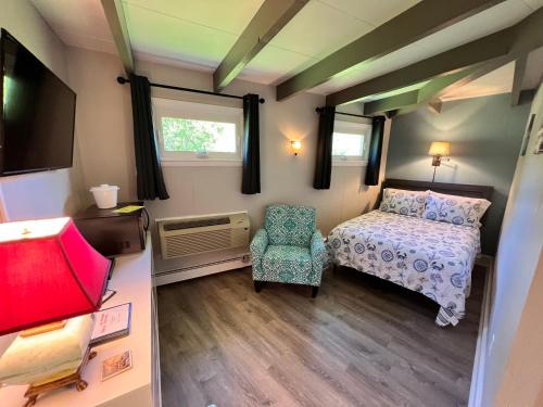 Claddagh Motel & Suites - photo 9