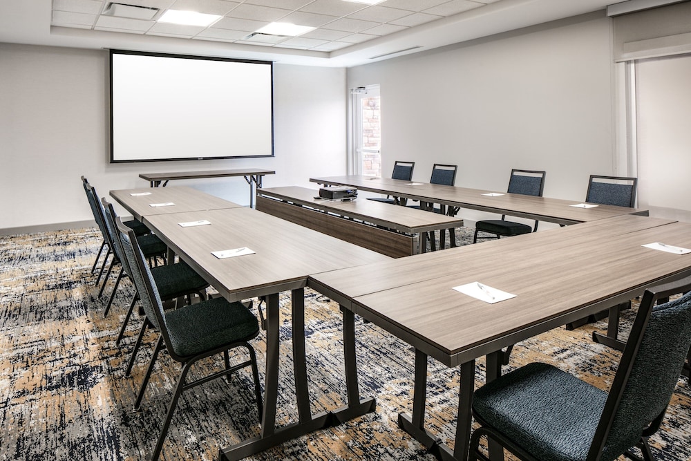 TownePlace Suites by Marriott Oconomowoc - photo 31