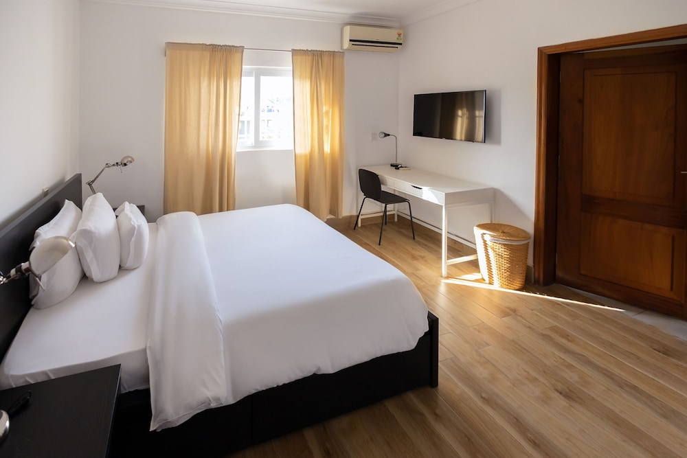 Bragha Apartments — 5-Star Luxury Hotel in Sekondi-Takoradi, Ghana