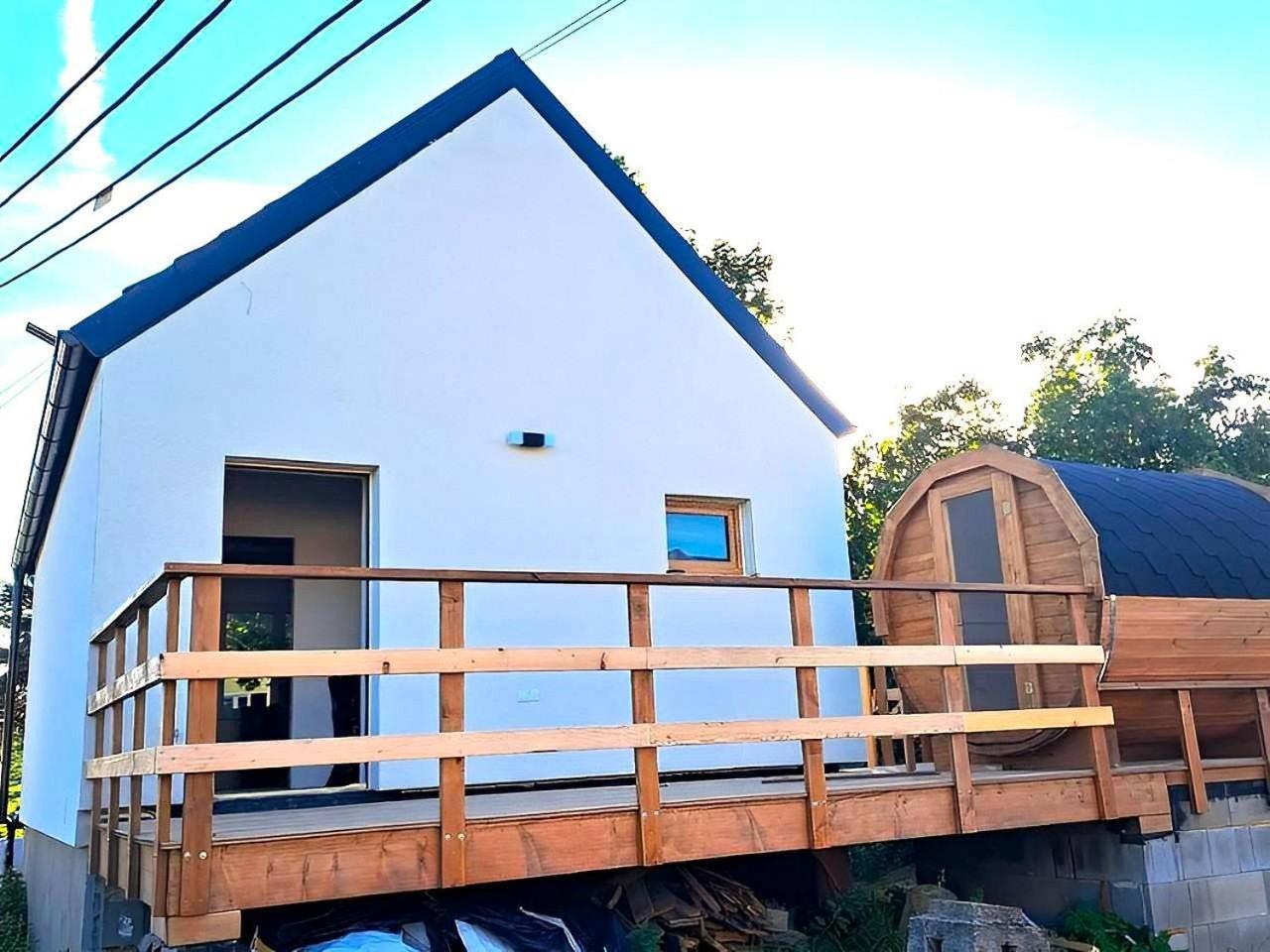 Apartmán se saunou a vinný sklep Živjeli in Unknown City, Czech Republic