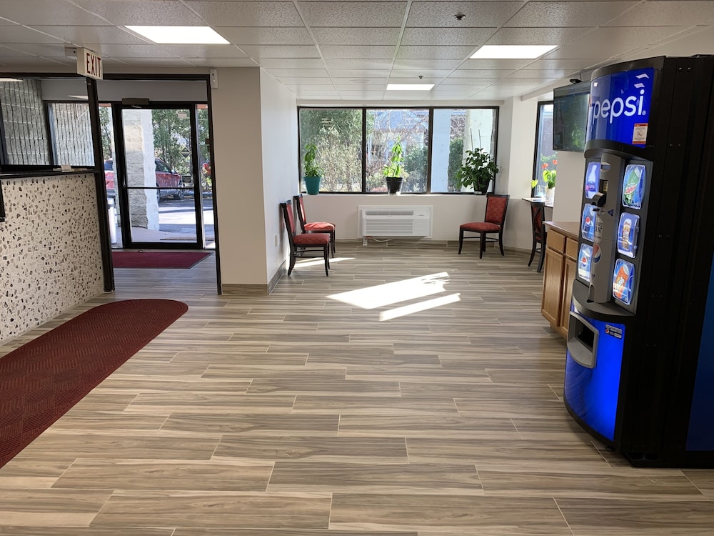 Howard Johnson East Syracuse - photo 15