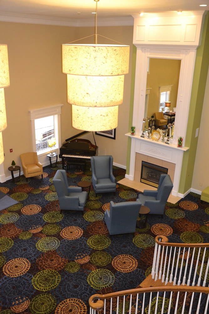 Holiday Inn Express & Suites Bloomington Normal by IHG - photo 26