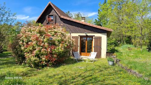 Gîte Les chalets du Castang - carbon neutral hotel in Unknown City