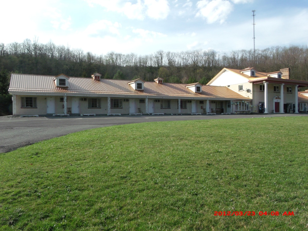 Relax Inn Altoona - photo 99