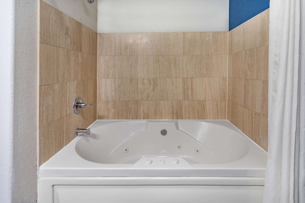 Baymont by Wyndham Milan - photo 19