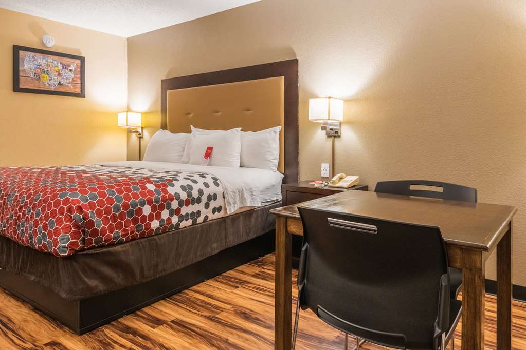 Econo Lodge Hillsboro I 35 - photo 16