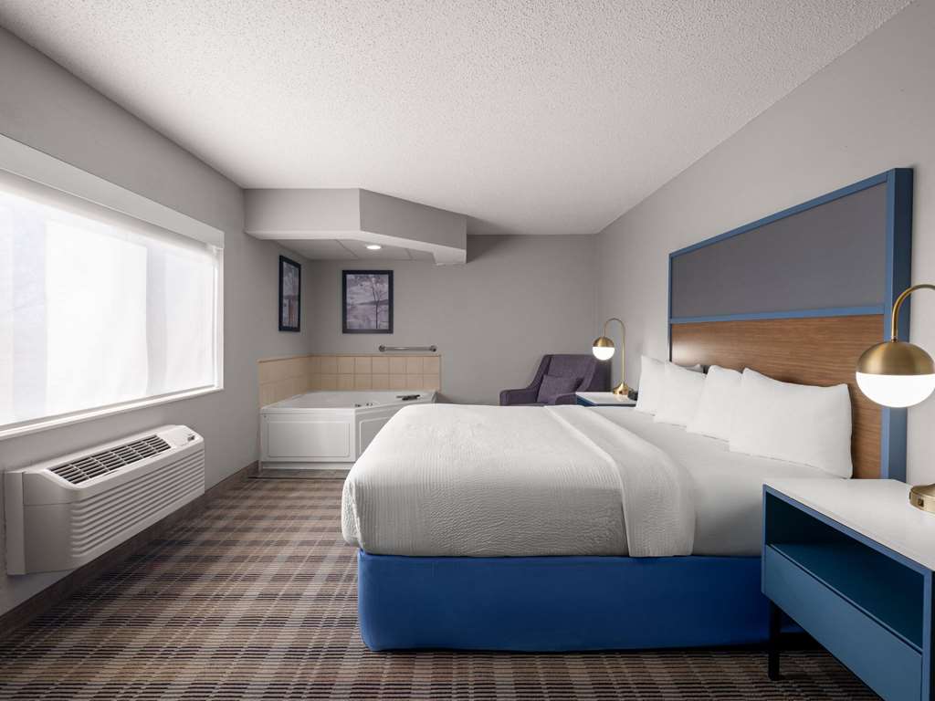AmericInn by Wyndham Shakopee Near Canterbury Park - photo 39