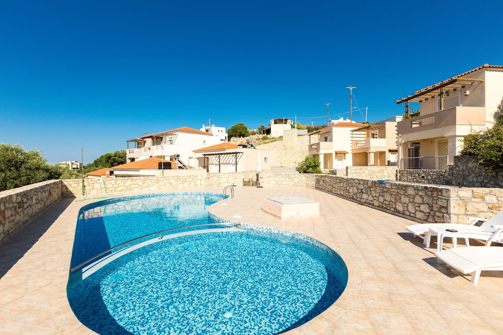 Villa Alysso — 4-Star Luxury Hotel in Chania, Greece
