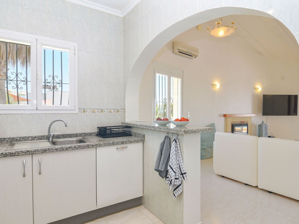 Beautiful Detached Villa10 People Private Swimming Pool and 180 Degrees sea View — Benitachell — photo 4