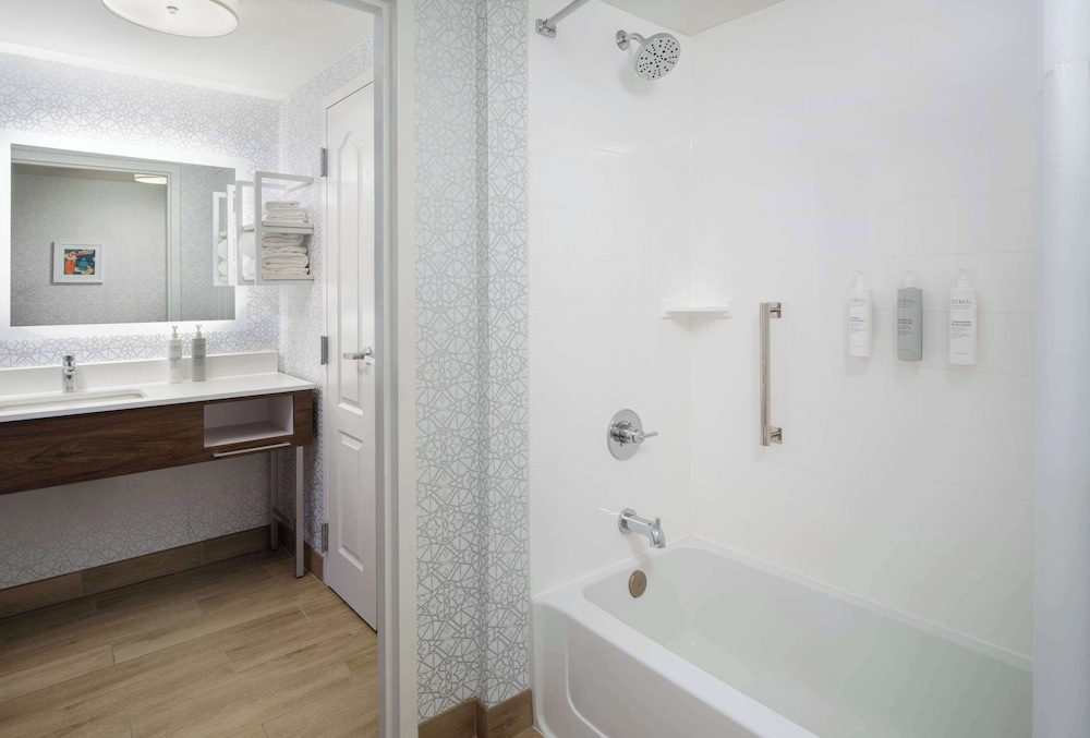 Hampton Inn & Suites Memphis East Germantown Area - photo 43