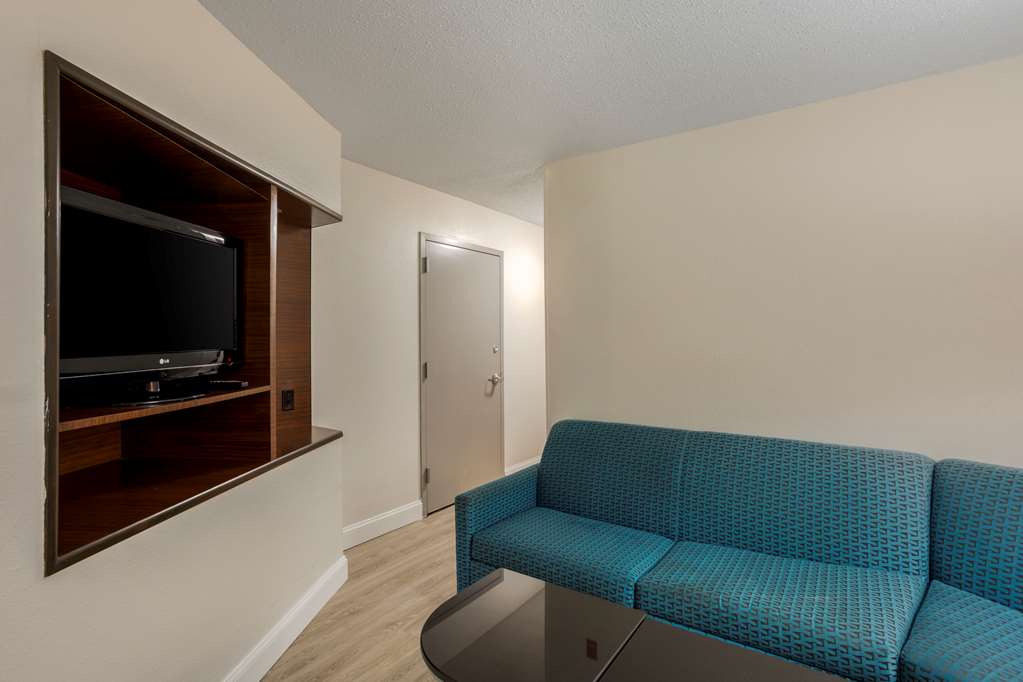 Comfort Inn & Suites Mt. Laurel Philadelphia - photo 29