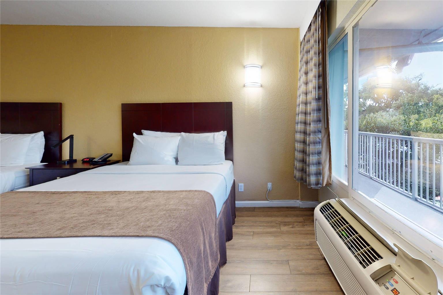 Rodeway Inn & Suites Fort Lauderdale Airport & Cruise Port - photo 23