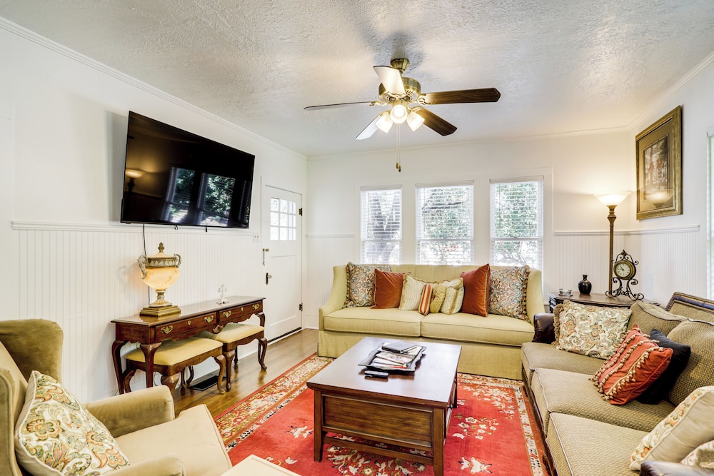 1 Mi to Dtwn Restored 1930s Brenham Retreat — hotel in Brenham