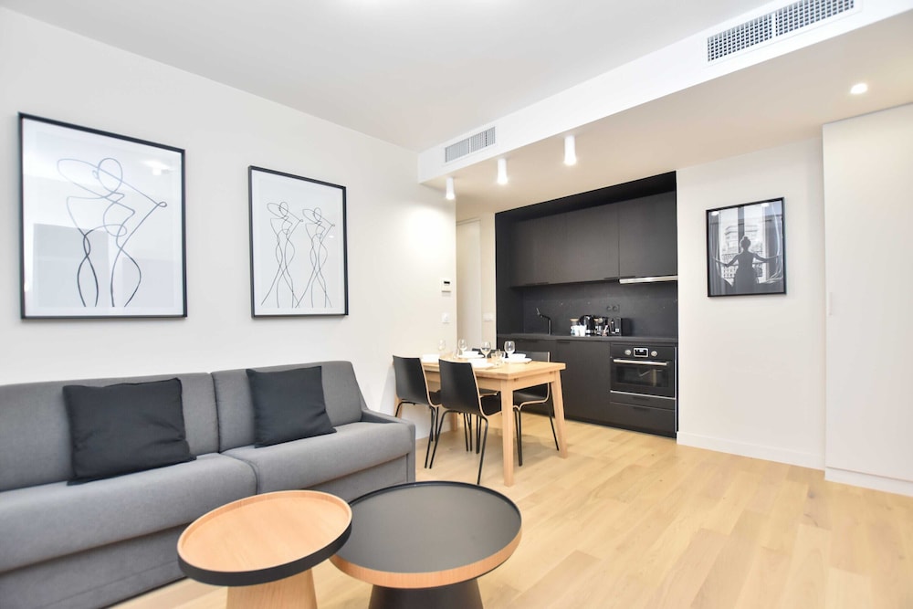 Peaceful Apartment 2br 6p Chaillot — 4-Star Luxury Hotel in Paris, France