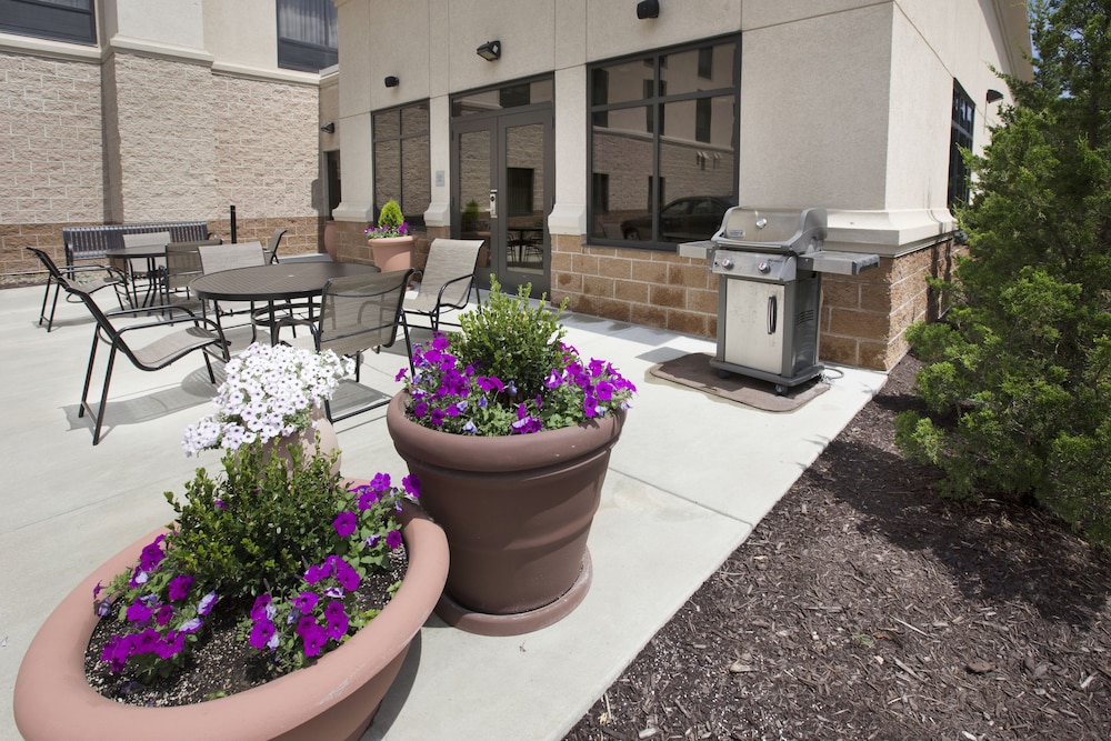 Hampton Inn Pittsburgh Bridgeville - photo 32