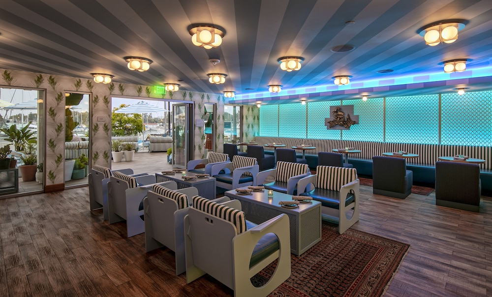 Marina del Rey Hotel - photo 39