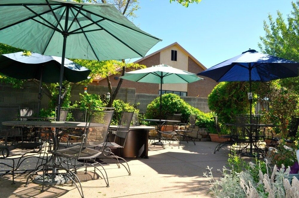 The Iron Gate Inn - photo 26