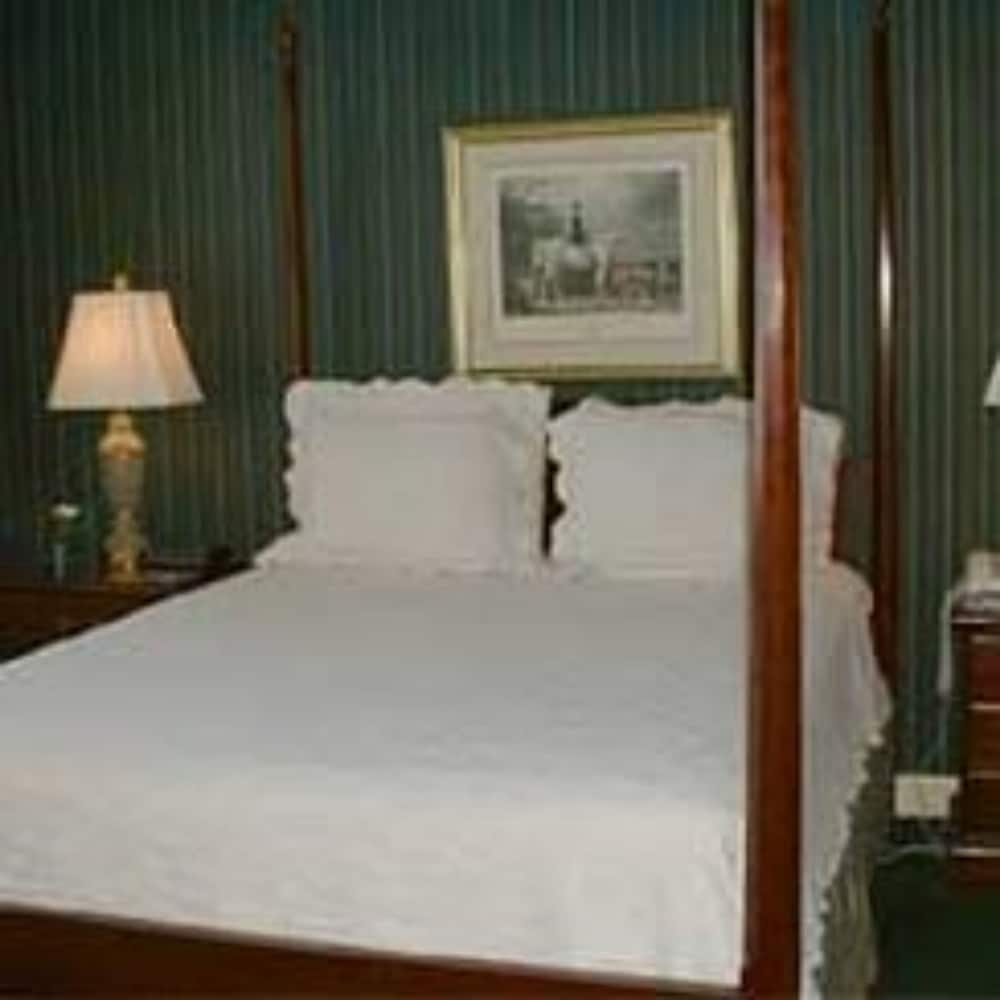 1842 Inn - photo 27