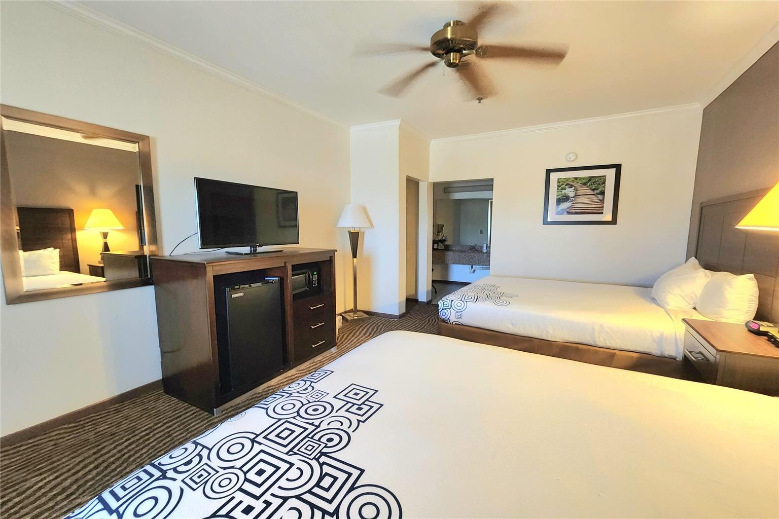 Days Inn by Wyndham Navasota - photo 20