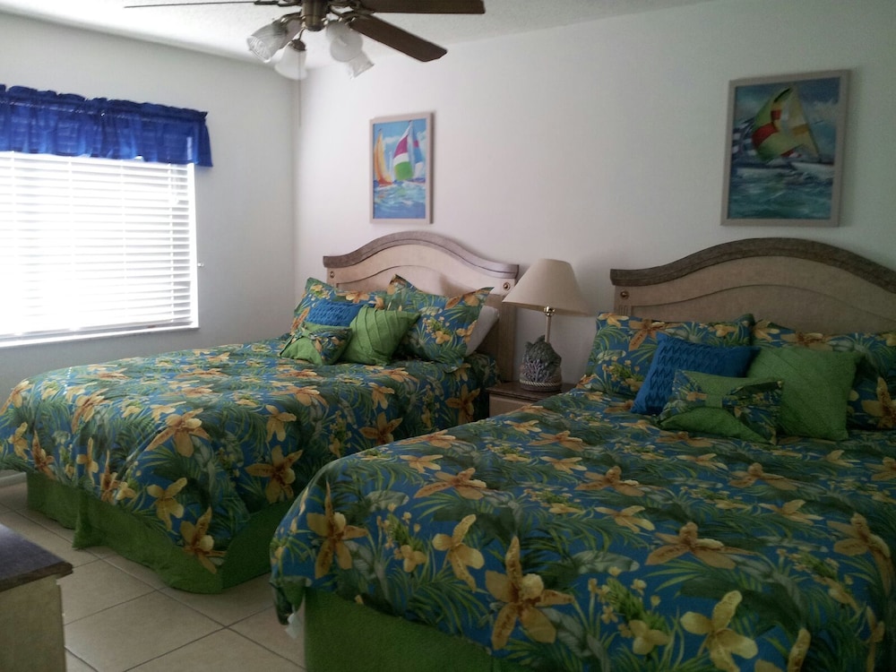 Coconuts Beach Resort - photo 2