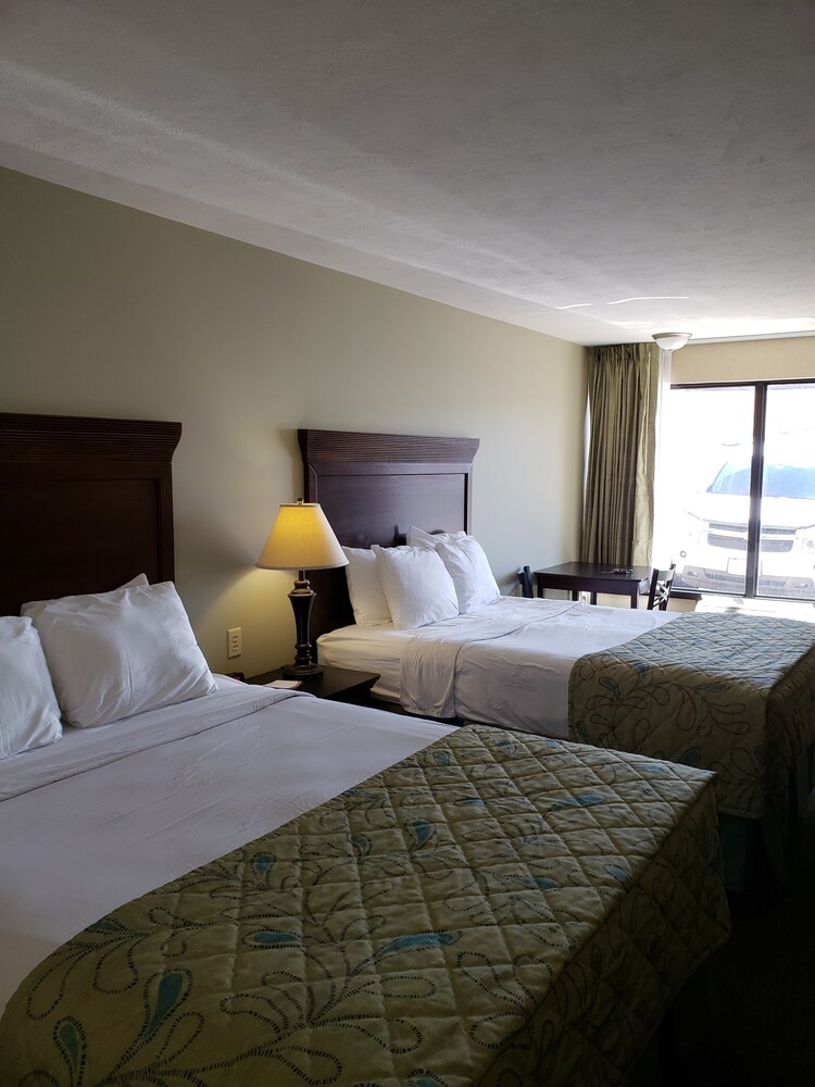 Baymont by Wyndham Branson Theatre District - photo 24