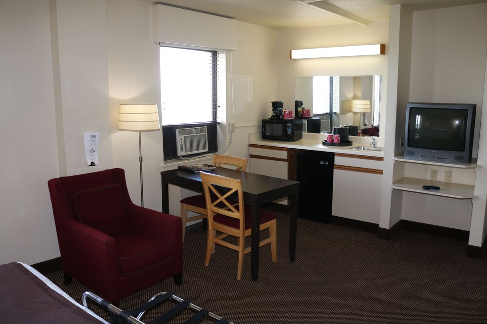 Inlet Tower Hotel & Suites - photo 16