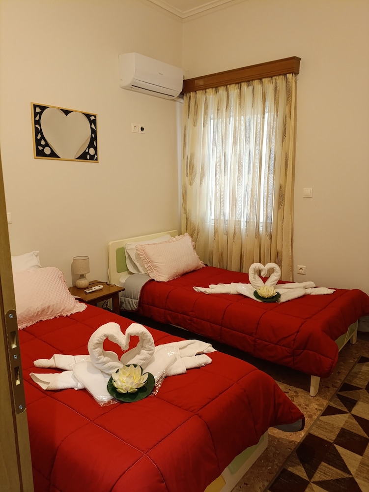Maria Cozy Getaway in Glyfada — 4-Star Luxury Hotel in Glyfada, Greece